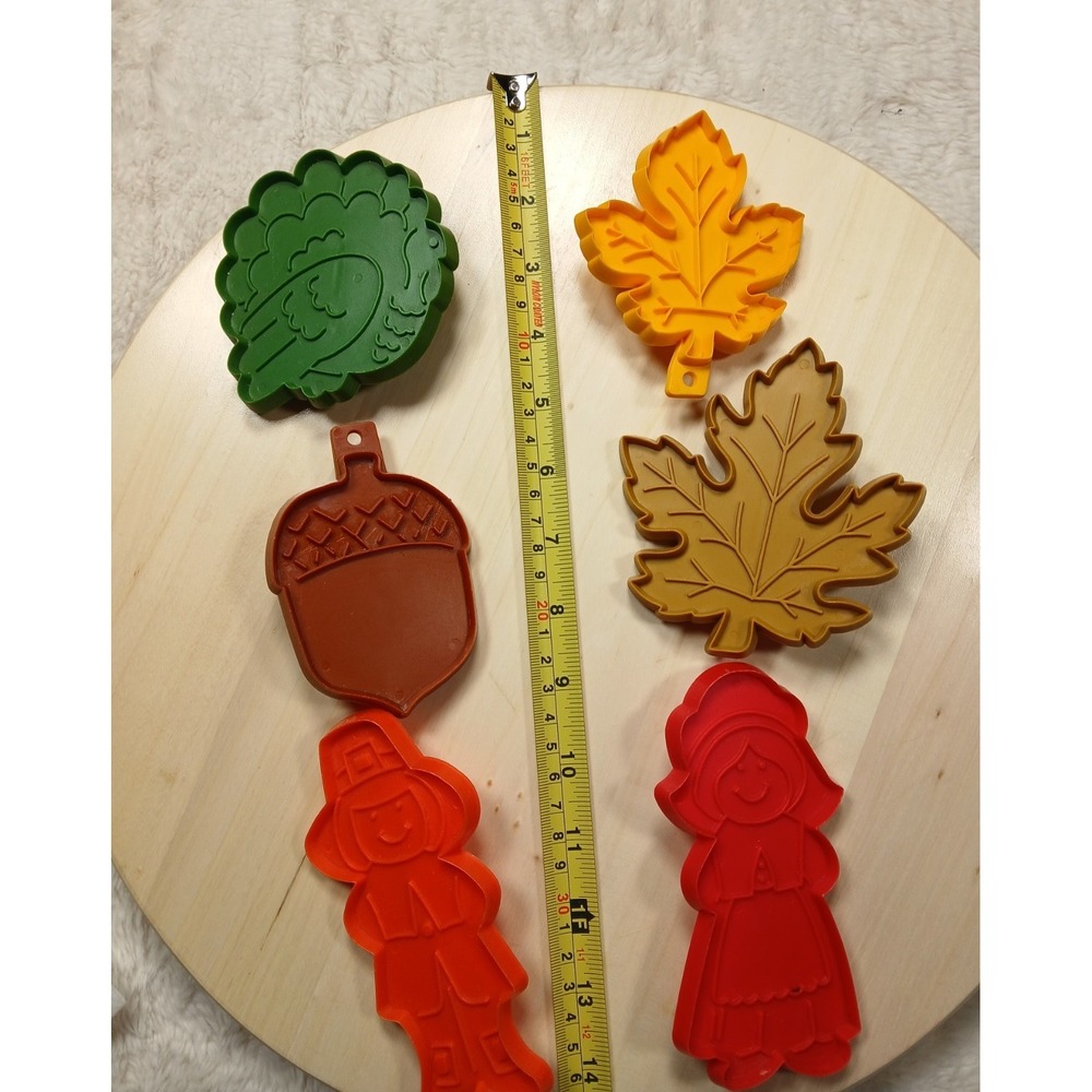 Vintage Hallmark Thanksgiving‎ Fall Hard Plastic 1975 Cookie Cutters
